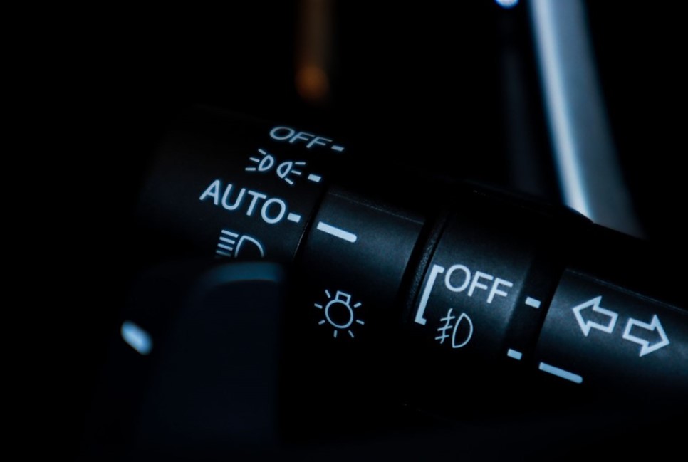 4 tính năng hữu ích trên đèn pha ô tô