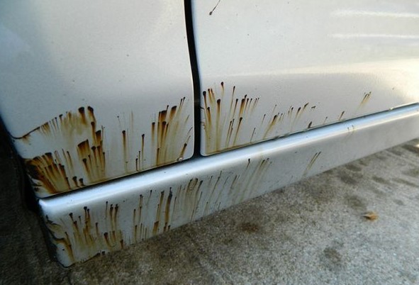 Cách tẩy vết ố trên sơn xe ô tô