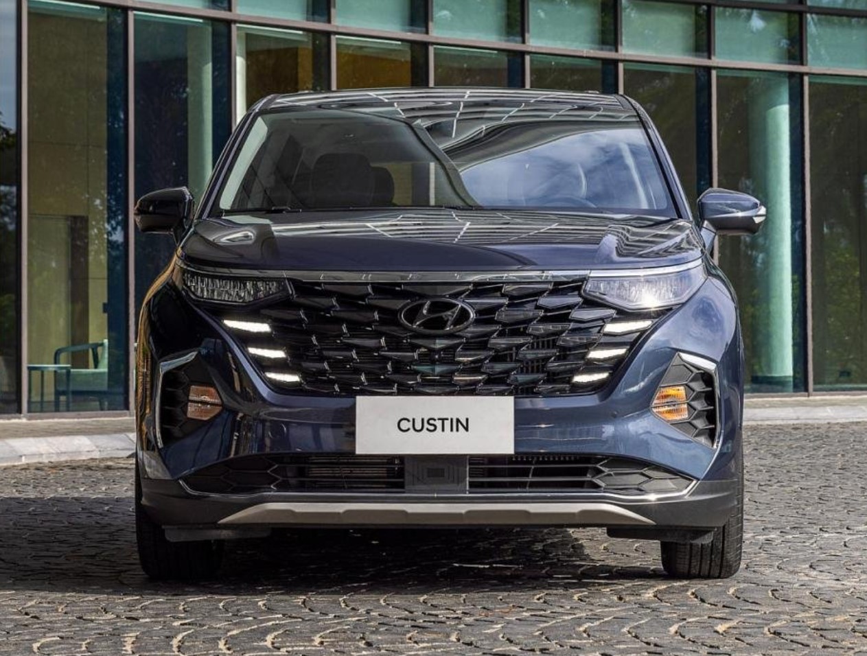Hyundai Custin mẫu MPV dưới 1 tỷ mới ra mắt